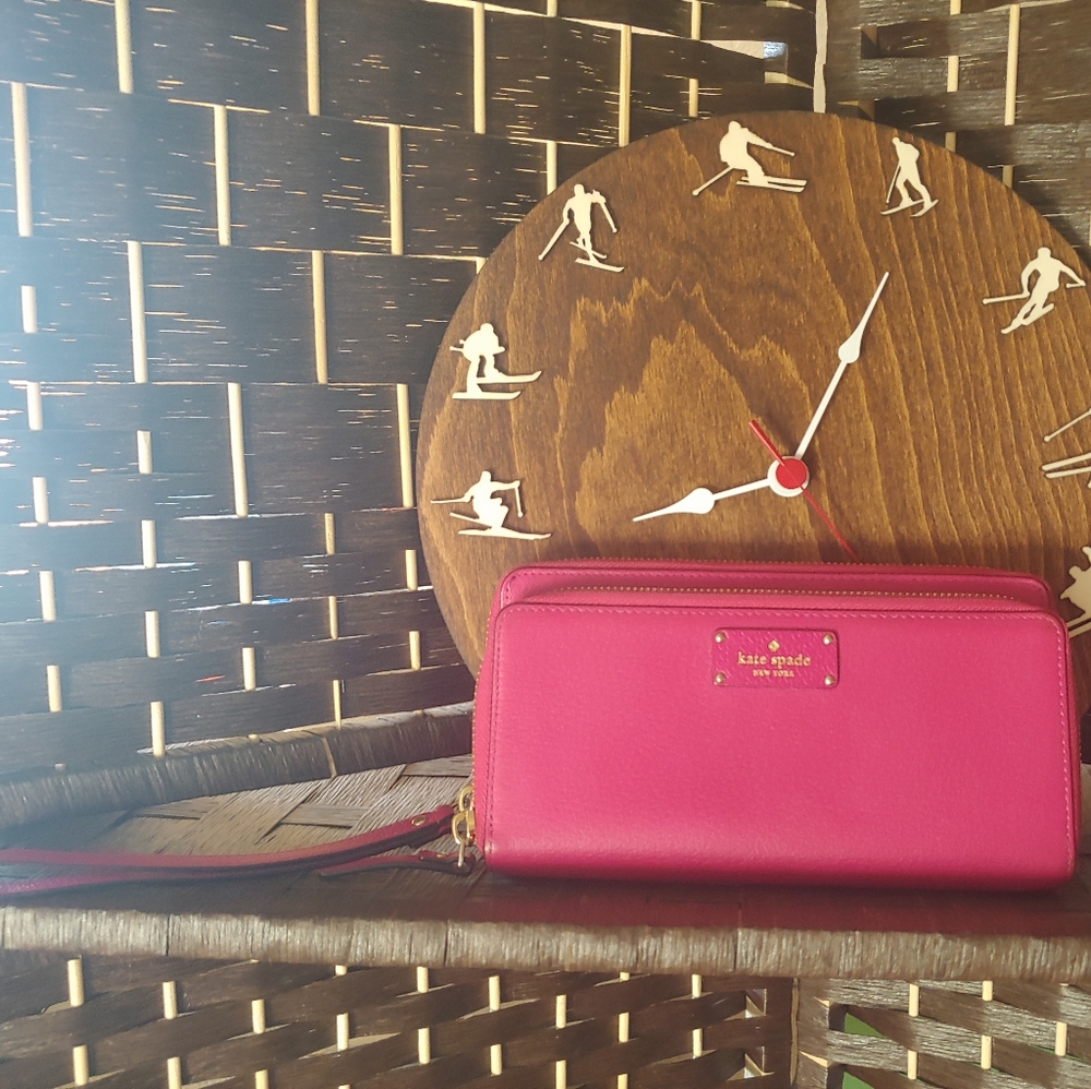 Kate Spade wristlet wallet